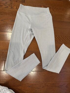Vuori light grey and white leggings
